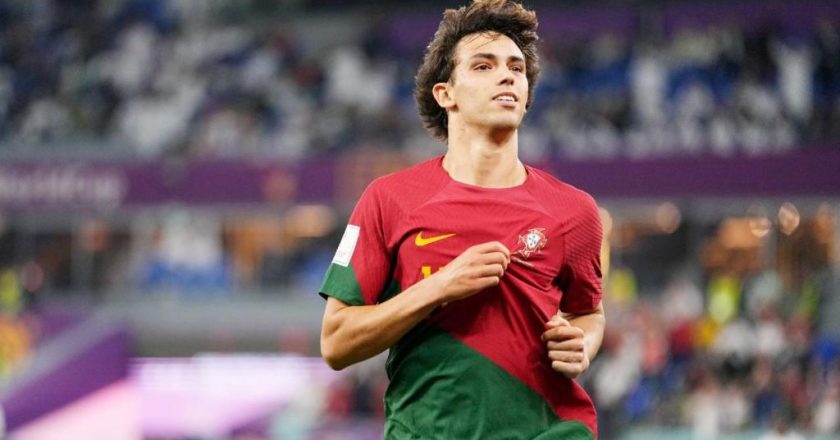 A reação de João Félix aos aplausos que ouviu no Dragão