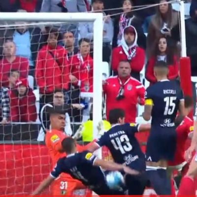 Erro gigante no jogo do Benfica-Famalicão confirmado por especialista em arbitragem