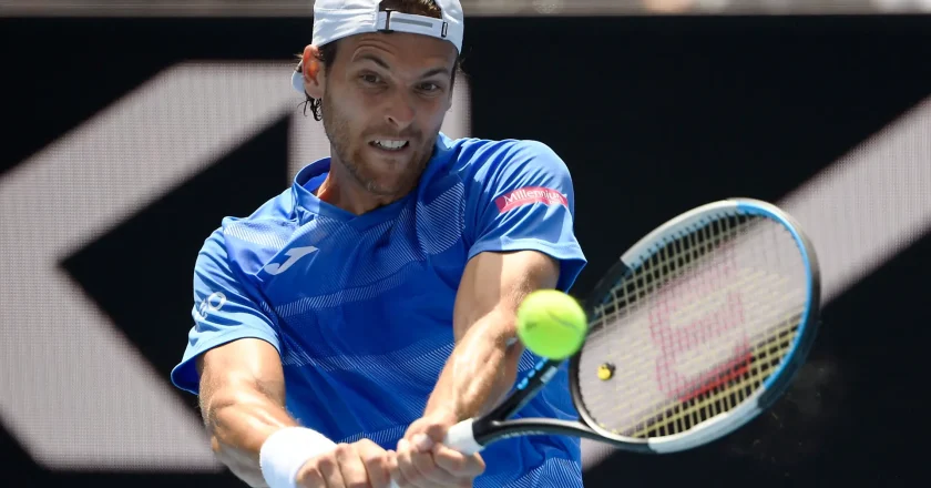 João Sousa bateu com a raquete na mesa e anunciou que vai pendurar as sapatilhas no Estoril Open