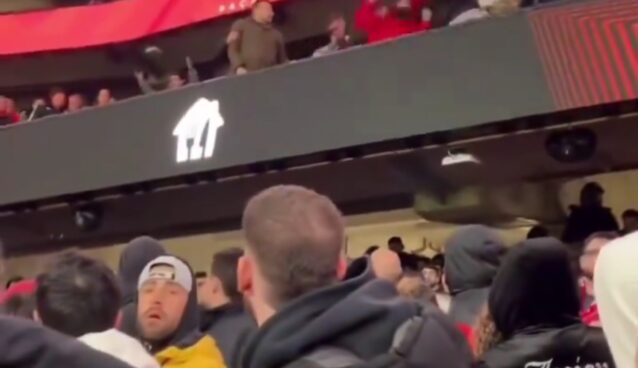 Adeptos do Benfica e do Rangers envolveram-se em pancadaria em pleno Estádio da Luz (VÍDEO)