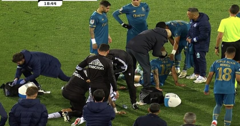 VERGONHOSO? Choque brutal entre Jorge Sanchez e Ricardo Mangas e árbitro mandou seguir!! (VÍDEO)