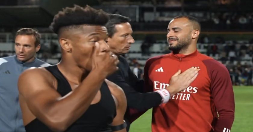 Cumprimento de Arthur Cabral e Roger Schmidt no final do jogo dá que falar (VÍDEO)