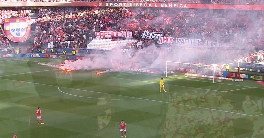 Adeptos do SL Benfica interromperam jogo com faixa de protesto para Rui Costa: “O nosso amor não tem limite”
