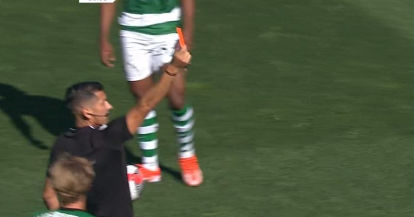 St Juste EXPULSO! Sporting reduzido a 10