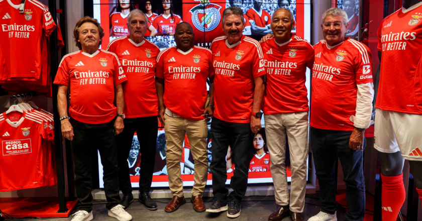 SL Benfica apresenta a nova camisola, inspirada na temporada 1974/75, “A primeira da Liberdade”