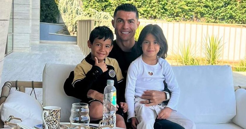 Gémeos de Cristiano Ronaldo celebram aniversário e filho surge com camisola do Sporting CP