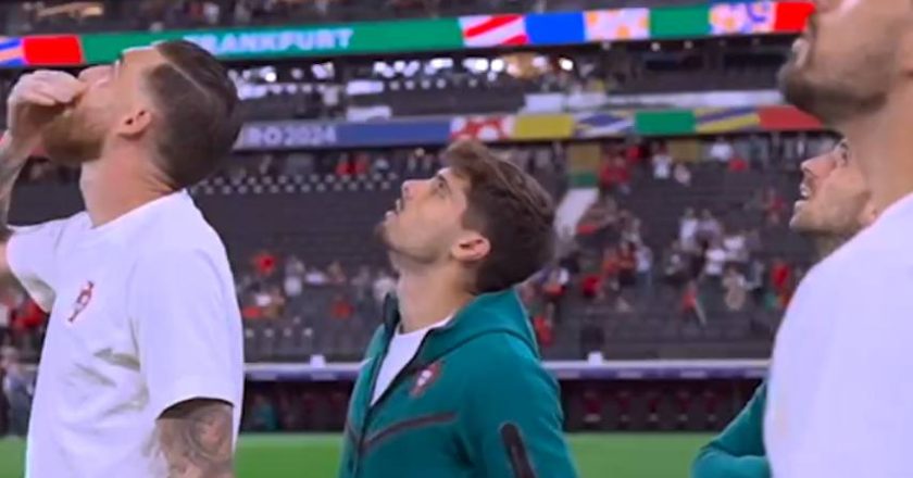 A reação dos jogadores portugueses ao saberem que jogam contra a França nos oitavos (VÍDEO)