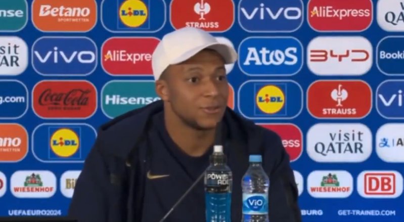 A resposta hilariante de Kylian Mbappé a um jornalista português (VÍDEO)