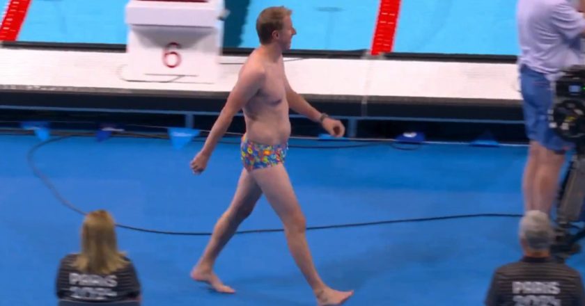 Já se sabe quem é o homem misterioso mergulhou na piscina dos Jogos Olímpicos (VÍDEO)