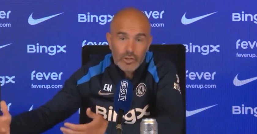 Excesso de jogadores no Chelsea? Treinador foi curto e grosso (VÍDEO)