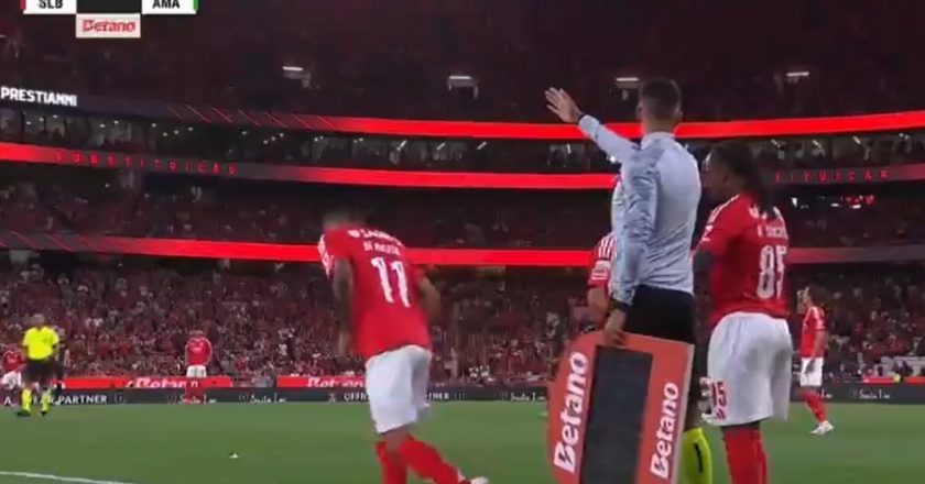 A receção do Estádio da Luz à entrada de Renato Sanches (VÍDEO)