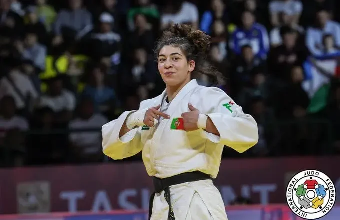 Patrícia Sampaio está na meia-final!! Judoca já garantiu um diploma olímpico!