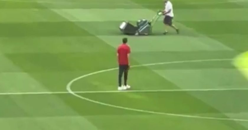 Bruno Lage aproveitou a manhã para passear pelo relvado do Estádio da Luz (VÍDEO)