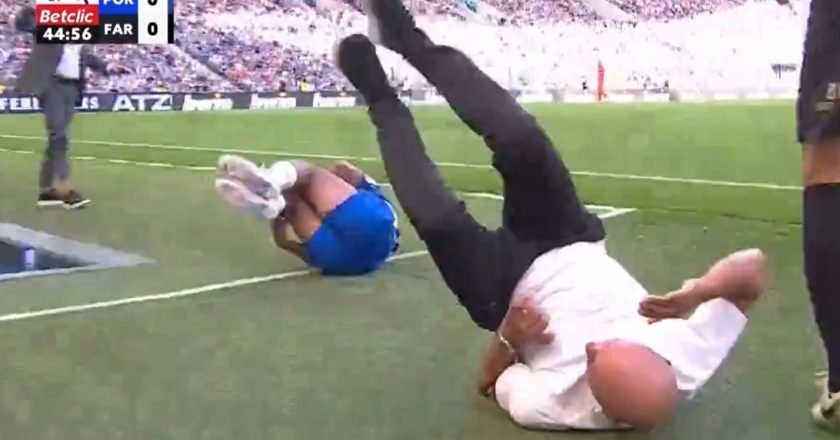 Galeno sofreu falta dura, derrubou José Mota e gerou-se enorme confusão! (VÍDEO)