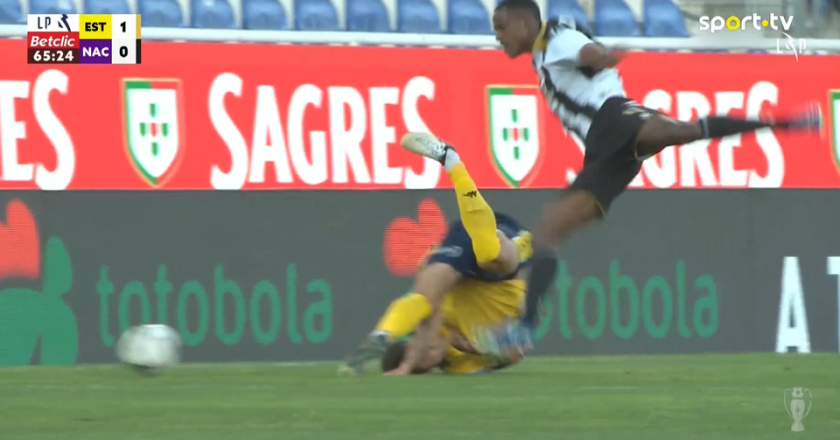 Ulisses, Nacional da Madeira, expulso após pontapear jogador do Estoril no chão (VÍDEO)