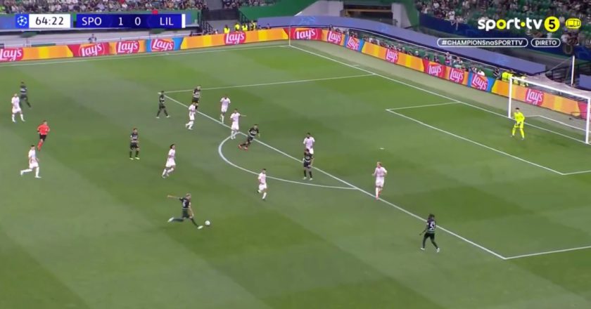 (VÍDEO) O golaço de Debast levantou o Estádio de Alvalade