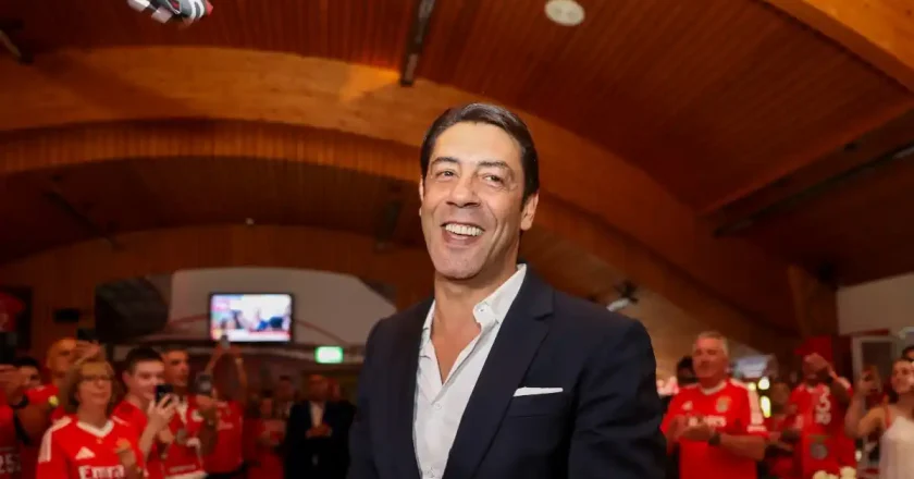 Benfica à deriva? Rui Costa apresentou Bruno Lage e foi de férias!