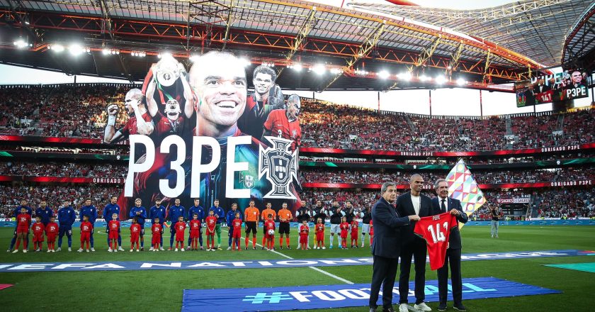 A magnifica homenagem a Pepe no Estádio da Luz! (VÍDEO)