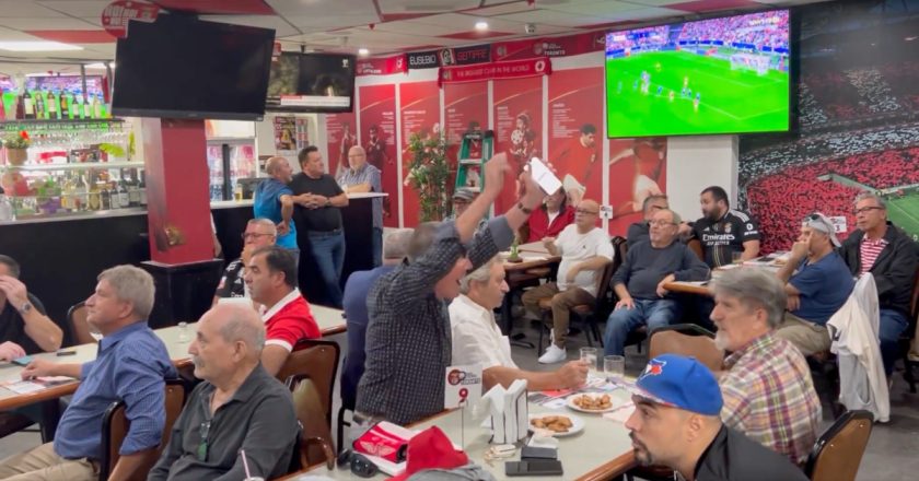 Aquele adepto “adiantado” que consegue sempre estragar a emoção de um golo transmitido pela TV