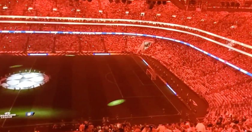 Página de apoio ao Atlético de Madrid rendida ao show de luz e som no Estádio da Luz