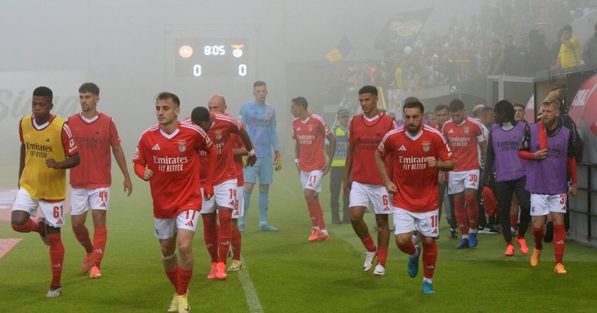Jogadores do Benfica brincam com situação do nevoeiro
