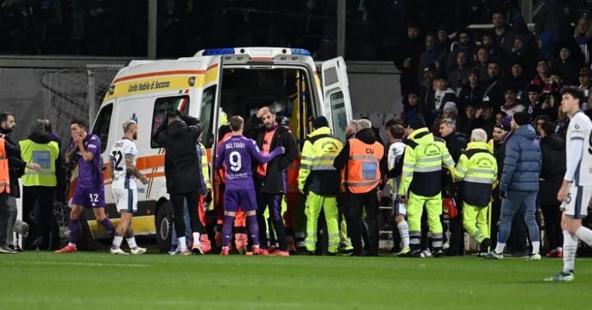 15 horas depois, há boas notícias sobre o jogador da Fiorentina que colapsou em campo