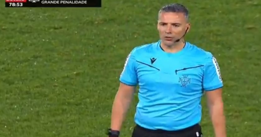 O penalti marcador a favor do Sporting que foi revertido pelo VAR (VÍDEO)