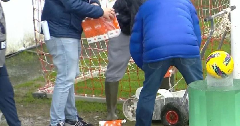 Em jogo da 2ª liga portuguesa usaram LEITE como solução para pintar as linhas (VÍDEO)