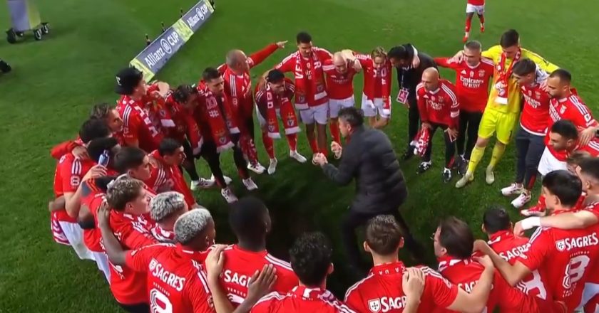 Bruno Lage fez uma roda no final do jogo e acabou em lágrimas (VÍDEO)