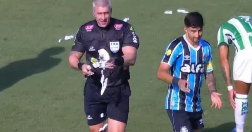 Lata de spray do árbitro rebentou no Brasil devido ao excesso de calor (VÍDEO)