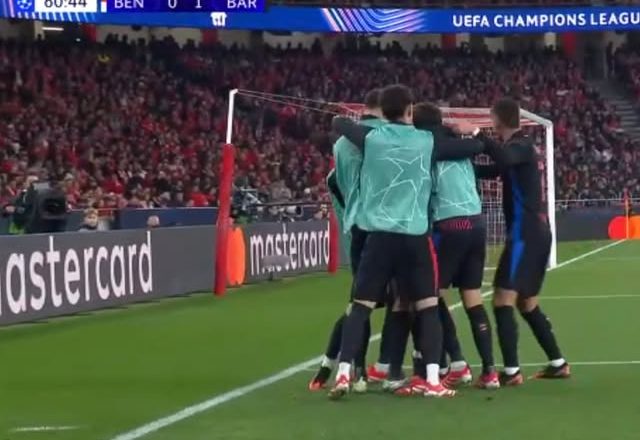 Com menos 1, Barcelona marca e está na frente do marcador (VÍDEO)