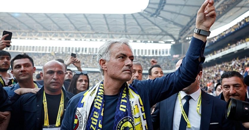 A indemnização milionária que José Mourinho recebe caso seja despedido