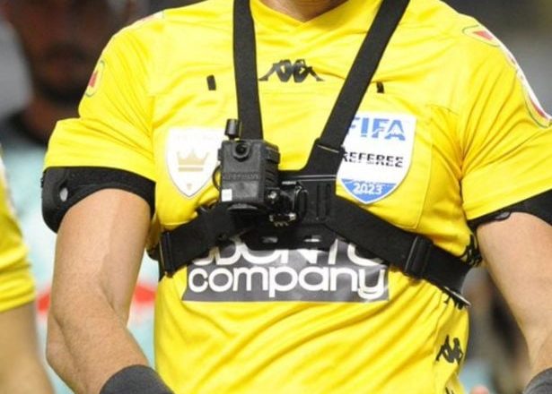 Árbitros vão usar câmara corporal no Mundial de Clubes