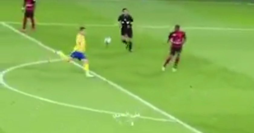 Cristiano Ronaldo encheu o pé e ainda com a bola no ar, fez um GOLAÇO AO ÂNGULO! (VÍDEO)