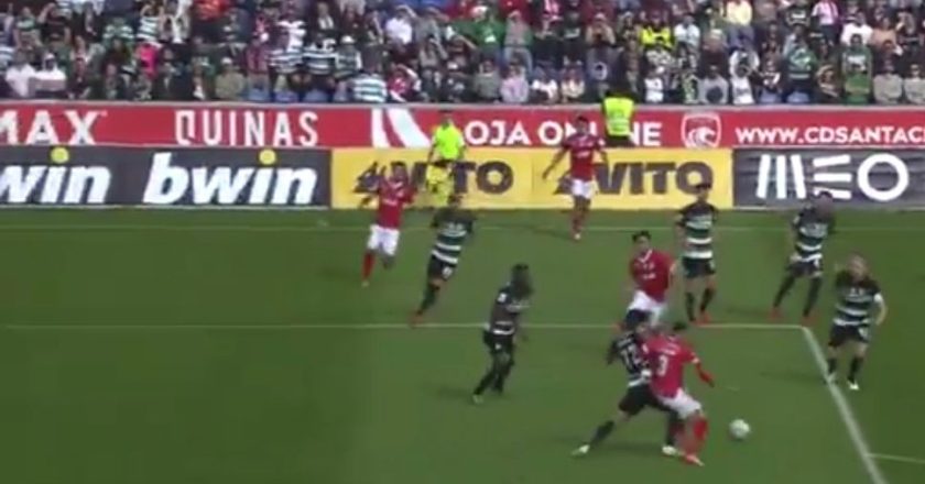 Santa Clara ficou a queixar-se de uma grande penalidade contra o Sporting neste lance (VÍDEO)