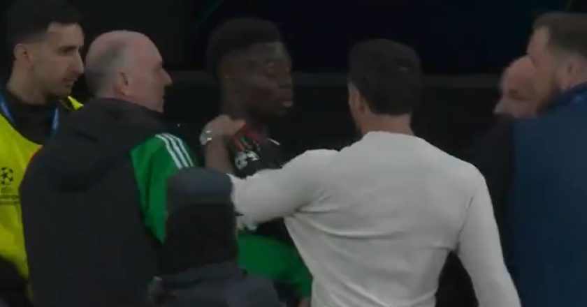 Jogador do Real Madrid agrediu jogador do Arsenal no intervalo do jogo (VÍDEO)
