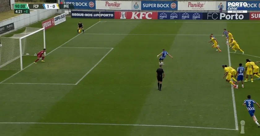 Enorme polémica no jogo do FC Porto B por causa de um penálti (VÍDEO)
