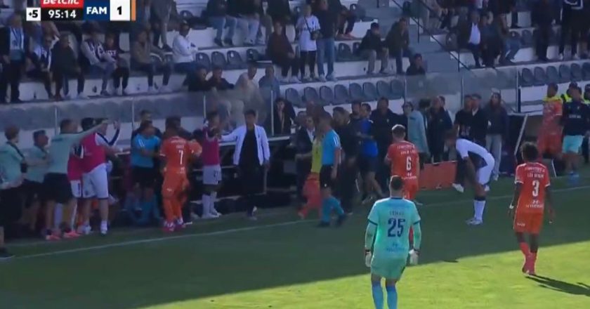 Enorme confusão no final do jogo entre o Farense e o Famalicão (VÍDEO)