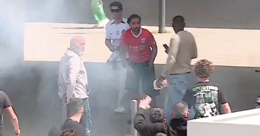 Confusão entre adeptos do Sporting e Benfica antes do dérbi (VÍDEO)