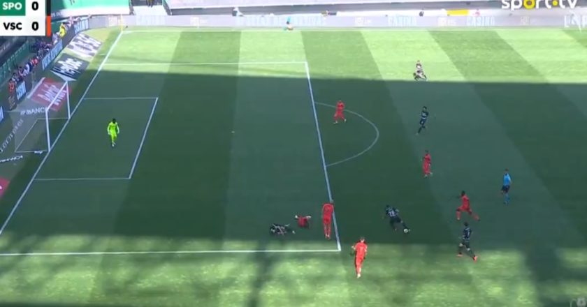 Sporting ficou a pedir penalti após este lance com Gyokeres (VÍDEO)