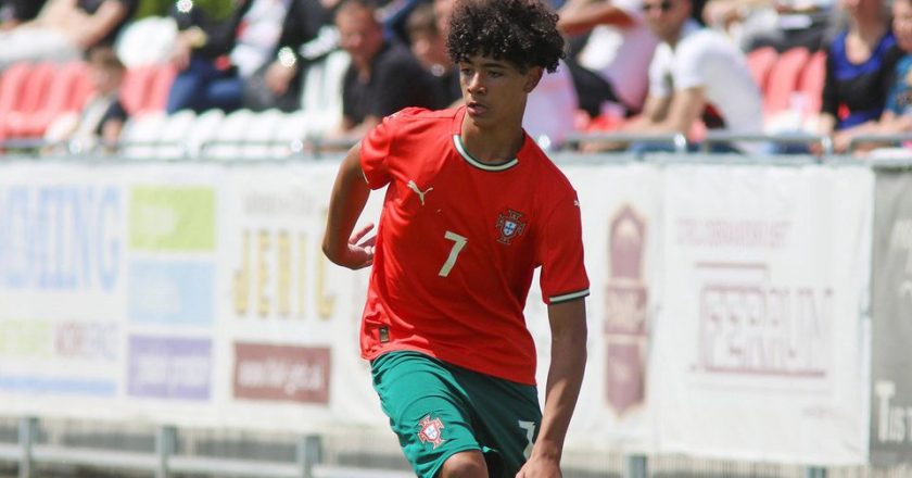 Sub-15 ganham com Cristianinho e estão na final