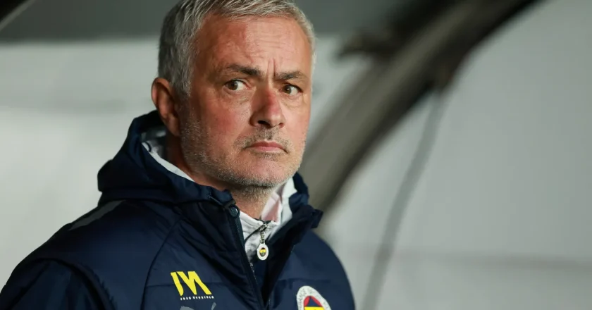 FPF desmentiu acordo com José Mourinho para assumir a seleção