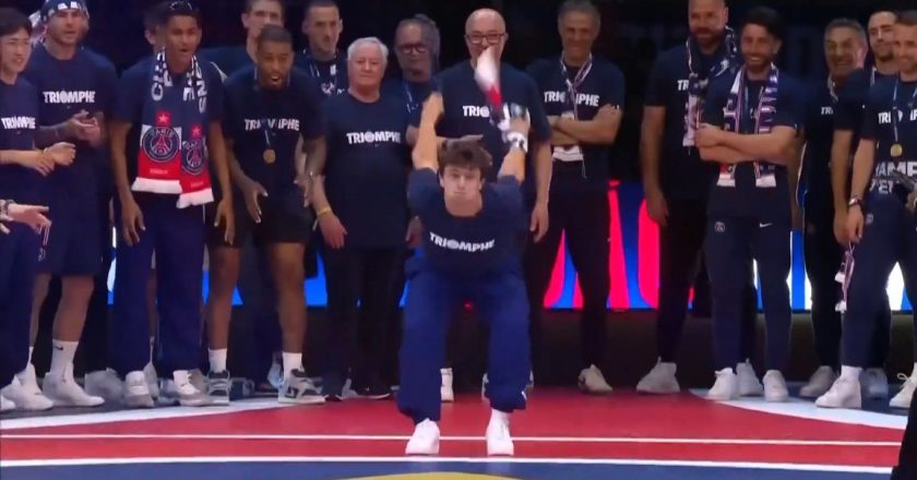 João Neves surpreendeu com um “mortal” nos festejou do PSG (VÍDEO)