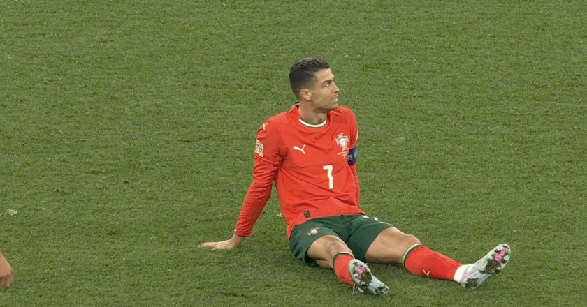 Cristiano Ronaldo lesionou-se contra a Espanha, teve de sair e a expressão diz tudo (VÍDEO)