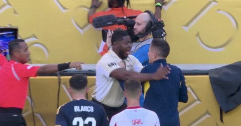 (VÍDEO) Jogador do Boca tentou agredir um segurança durante o jogo e deu-se mal