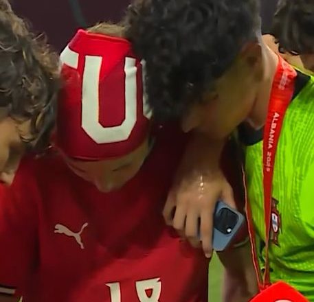«É o papai Ronaldo?» Sub-17 nem acreditam quem estava a ver a final (vídeo)