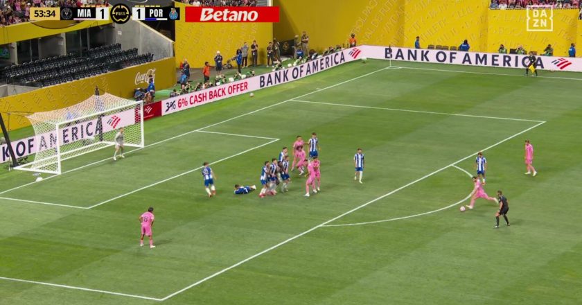 O livre de Messi ao FC Porto visto da câmara do árbitro (vídeo)