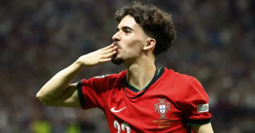 Roberto Martinez porque relegou Vitinha para o banco de suplentes