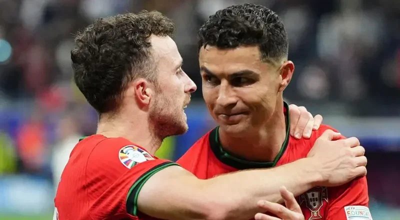 Imprensa espanhola revelou o verdadeiro motivo da ausência de Ronaldo do funeral de Diogo Jota