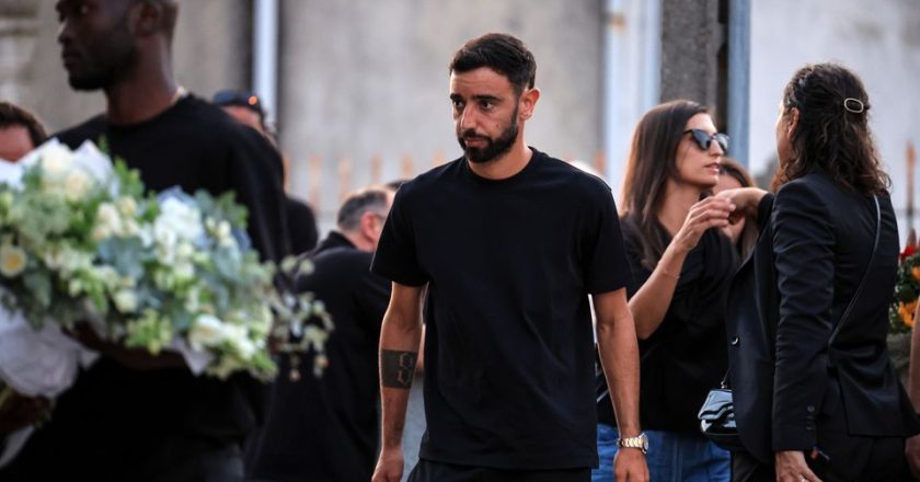 Manchester United toma medida após Bruno Fernandes e Dalot marcarem presença no funeral de Diogo Jota
